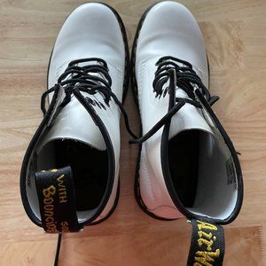 Dr. Martens 1460 Smooth Leather Lace Up Boots - White 8 eyelets